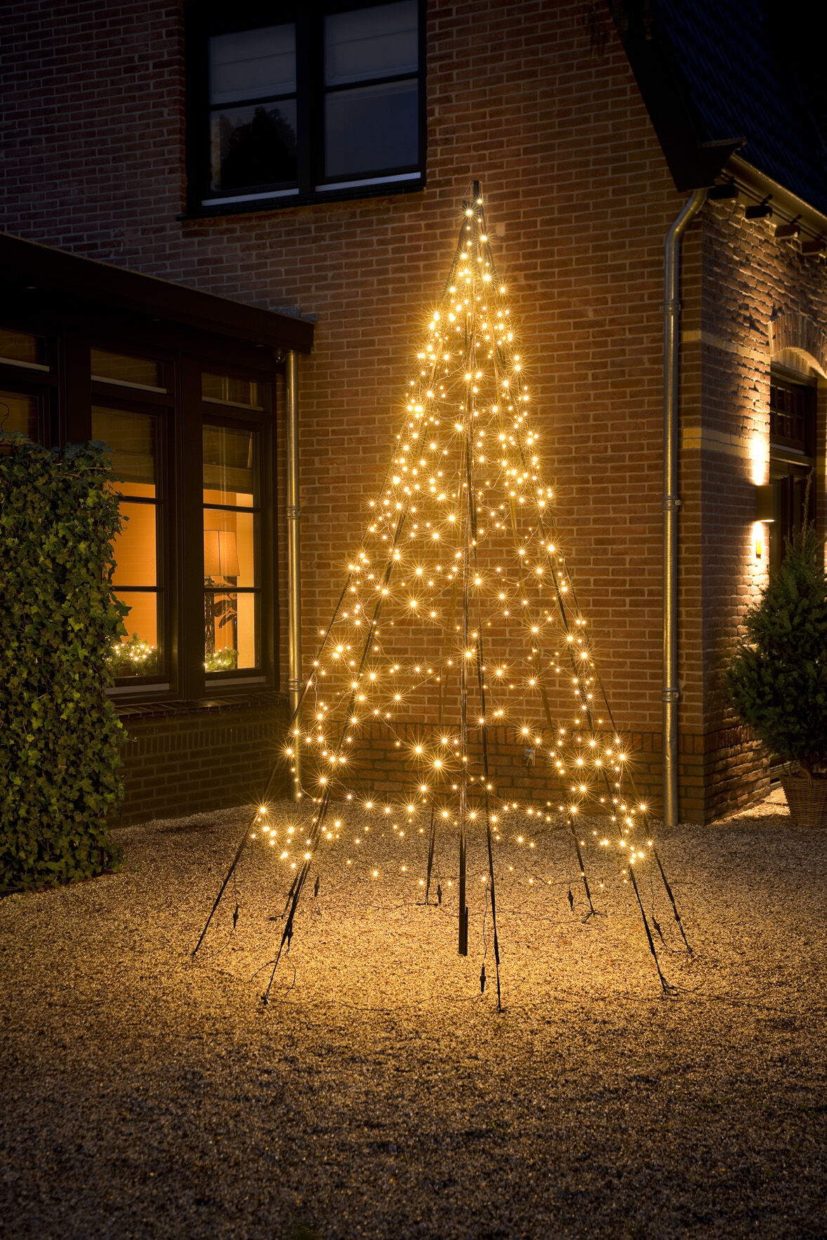 Fairybell - Vlaggenmast kerstboom - 480 - Warm wit - 300 cm Fairybell - Vlaggenmast kerstboom - 480 - Warm wit - 300 cm